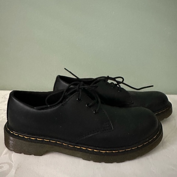 Dr. Martens AirWair Softy T Lace up Shoes. - Picture 2 of 9